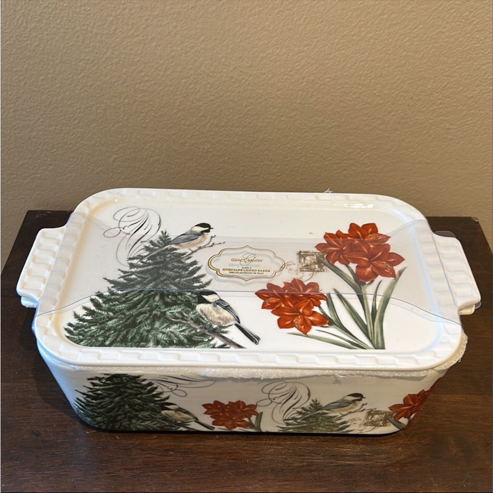 Grace's Pantry 3 in 1 Christmas Tree Baker Casserole w/ Lid Amaryllis Chickadee